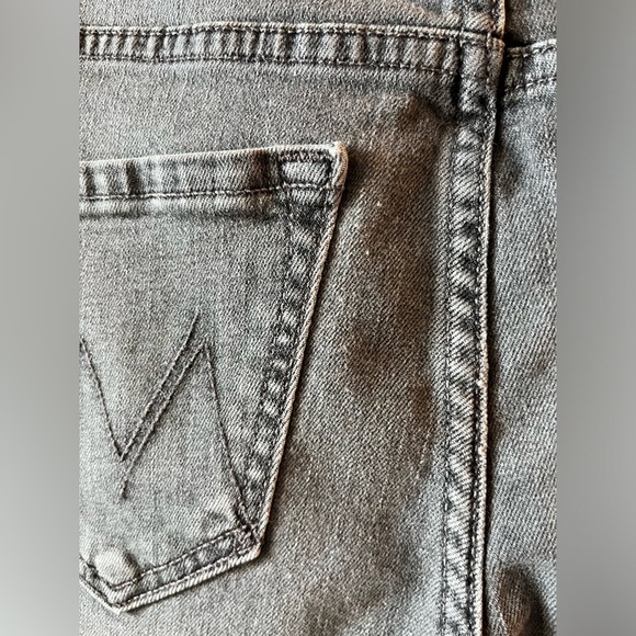 MOTHER The Insider Crop Fray In “To the Moon and Back” Gray Jeans Size 25 - Picture 6 of 16